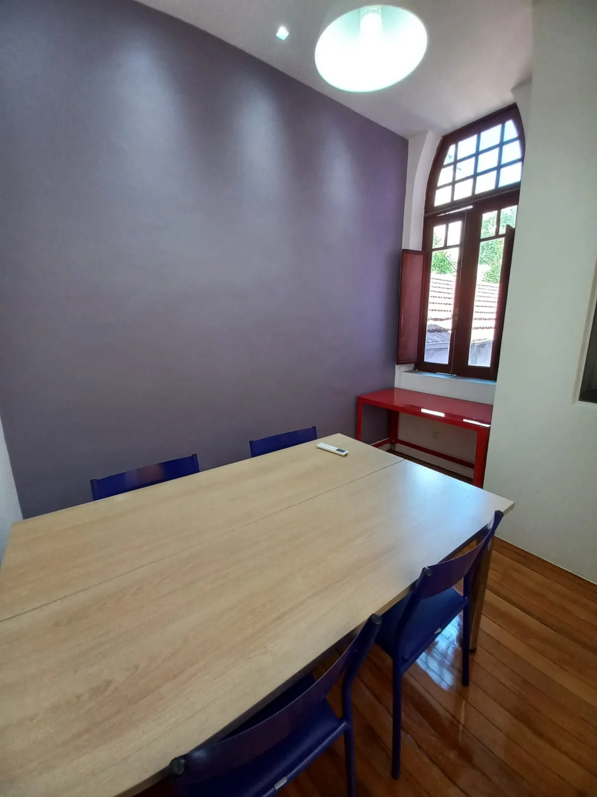 Estações de Trabalho Casa Roxa