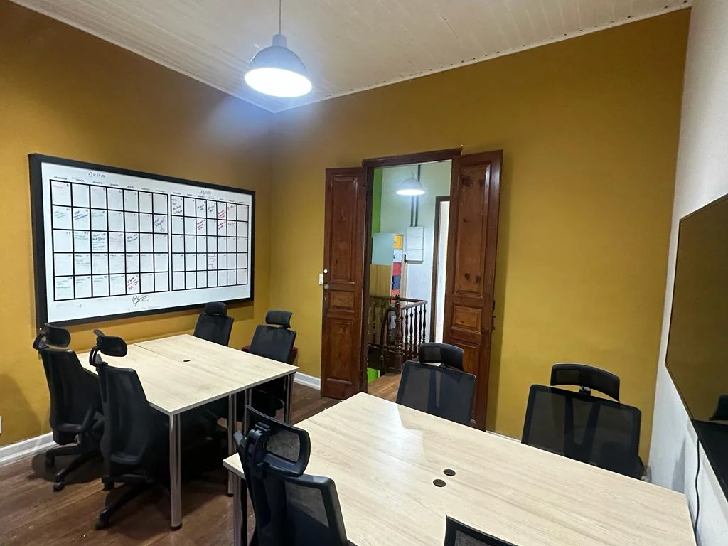 Móveis de Escritório Casa Roxa
